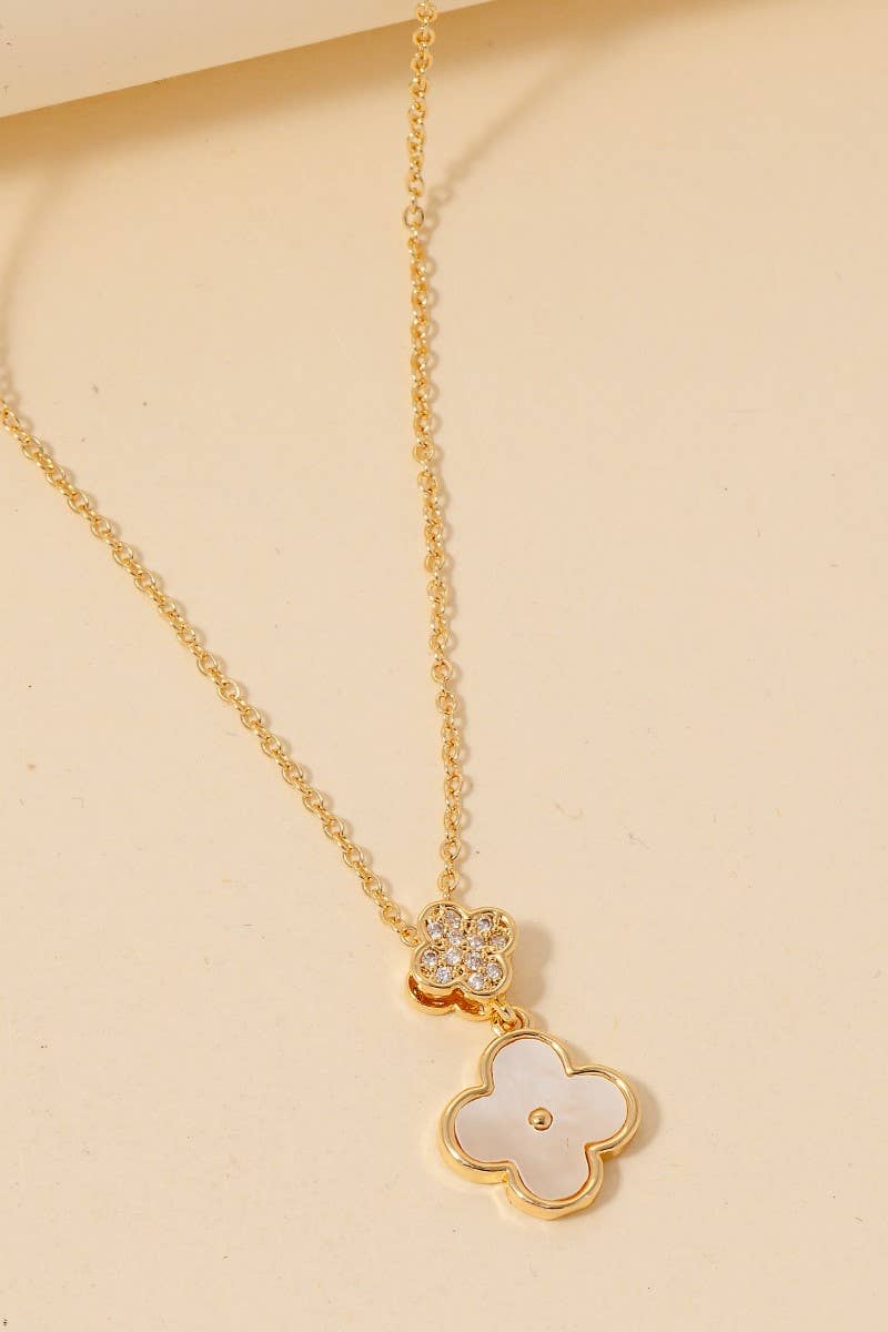 Shell Clover Charms Necklace