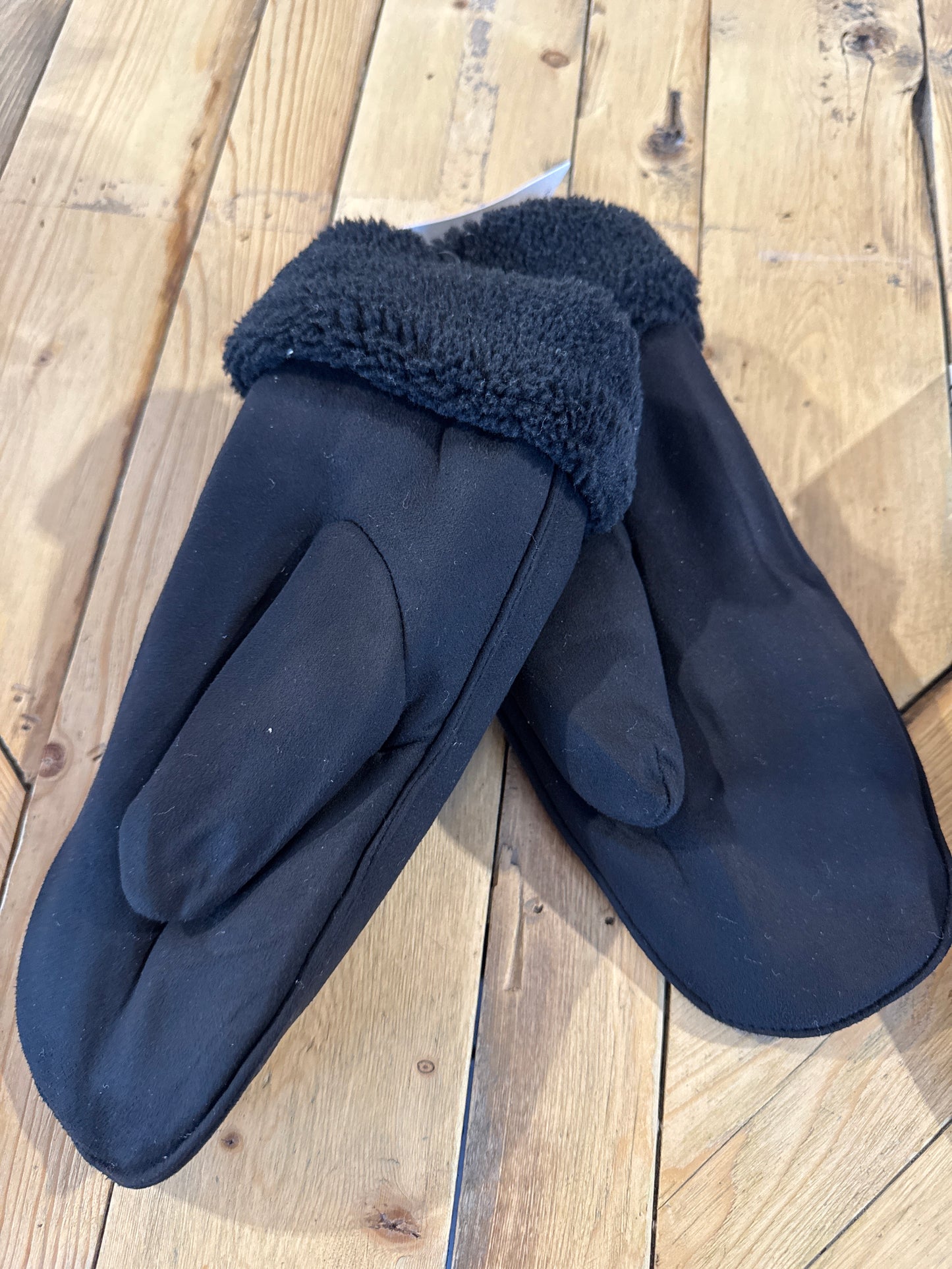 Only Nicki Faux Suede Mitten