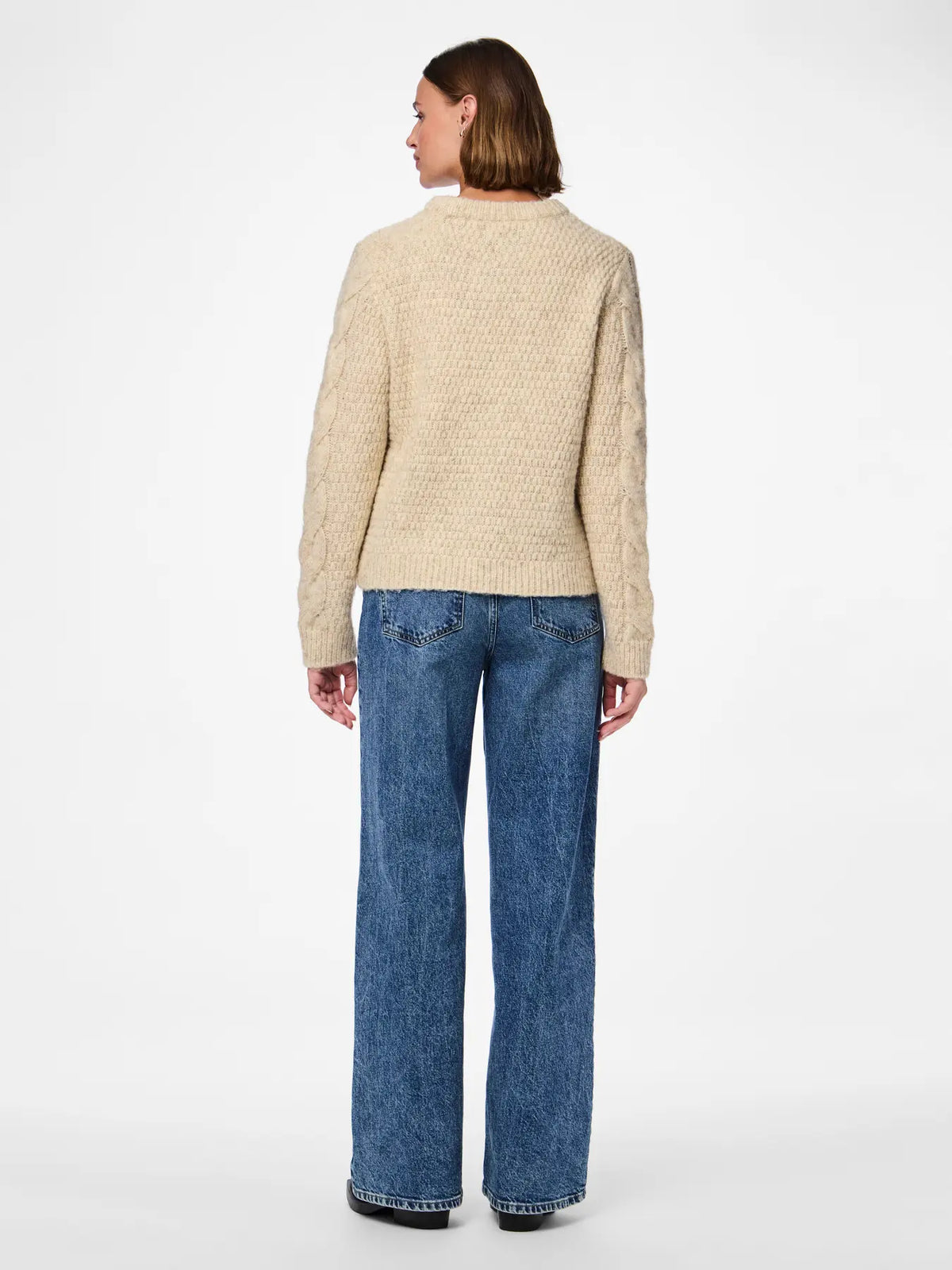 Pieces = Nina O-Neck Knit Sweater