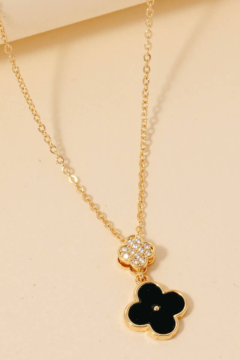 Shell Clover Charms Necklace