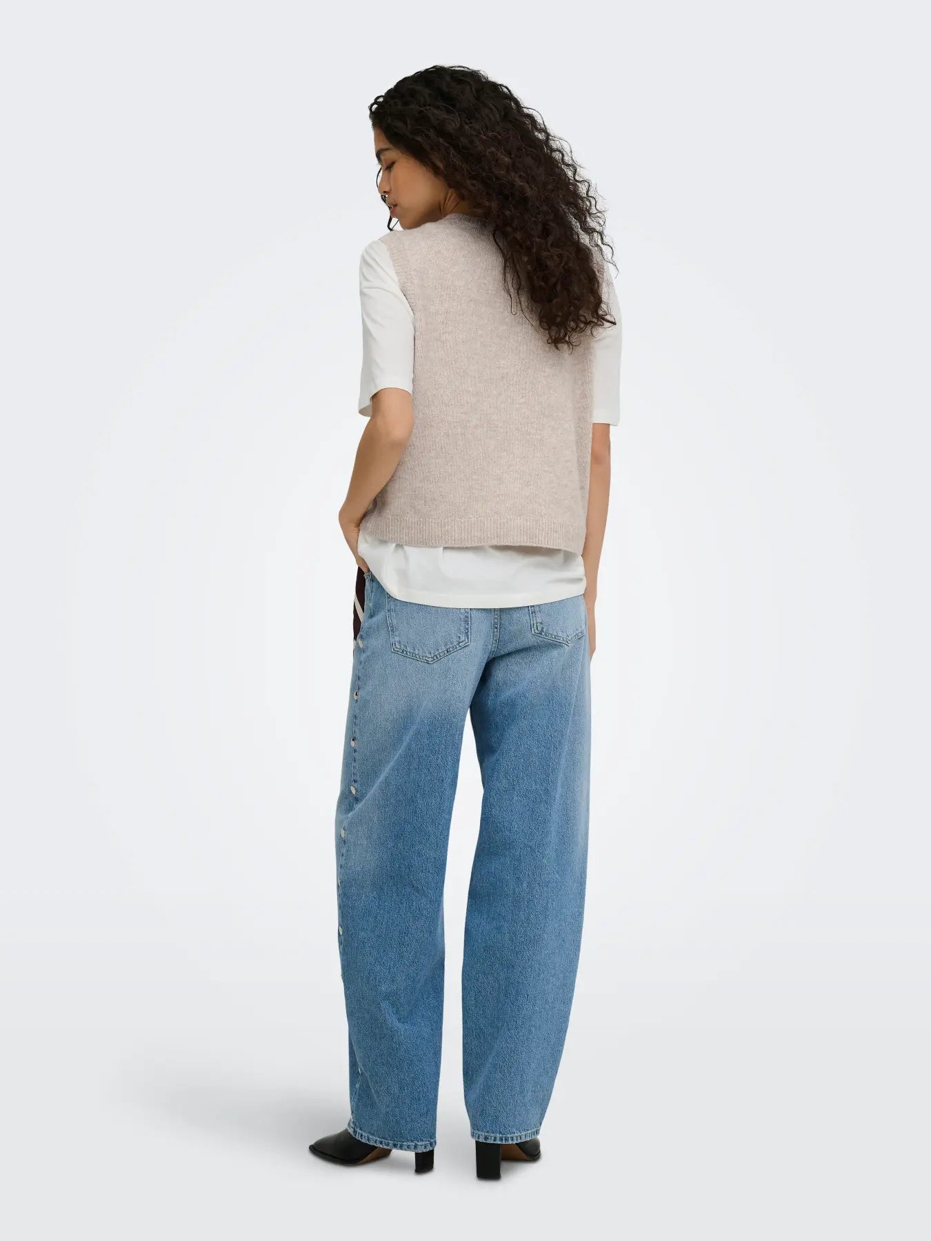 Only- Olivia Buttun-Up Knit Vest