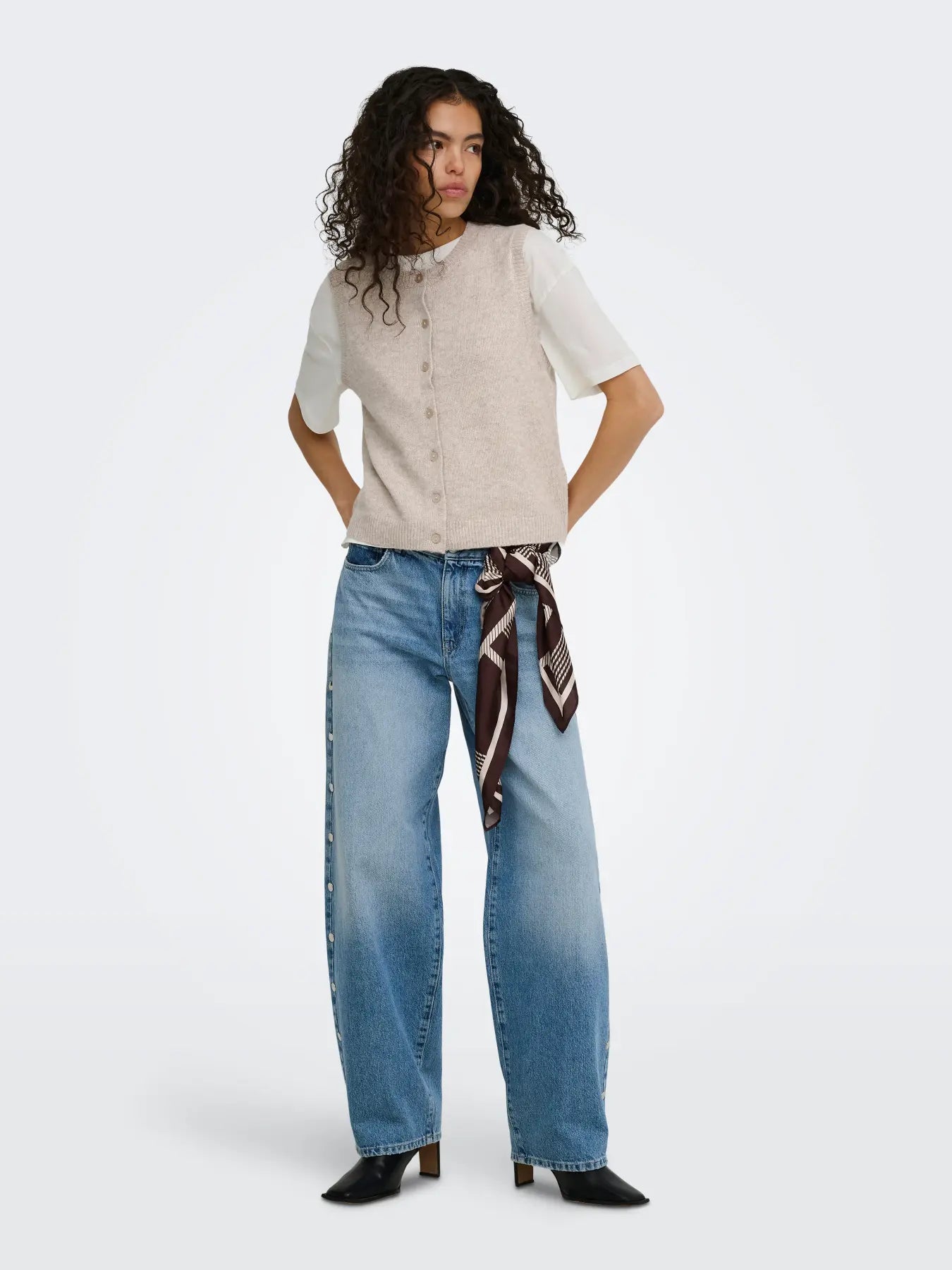 Only- Olivia Buttun-Up Knit Vest