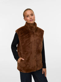 Vero Moda - Sonja Poppy Faux Fur Vest