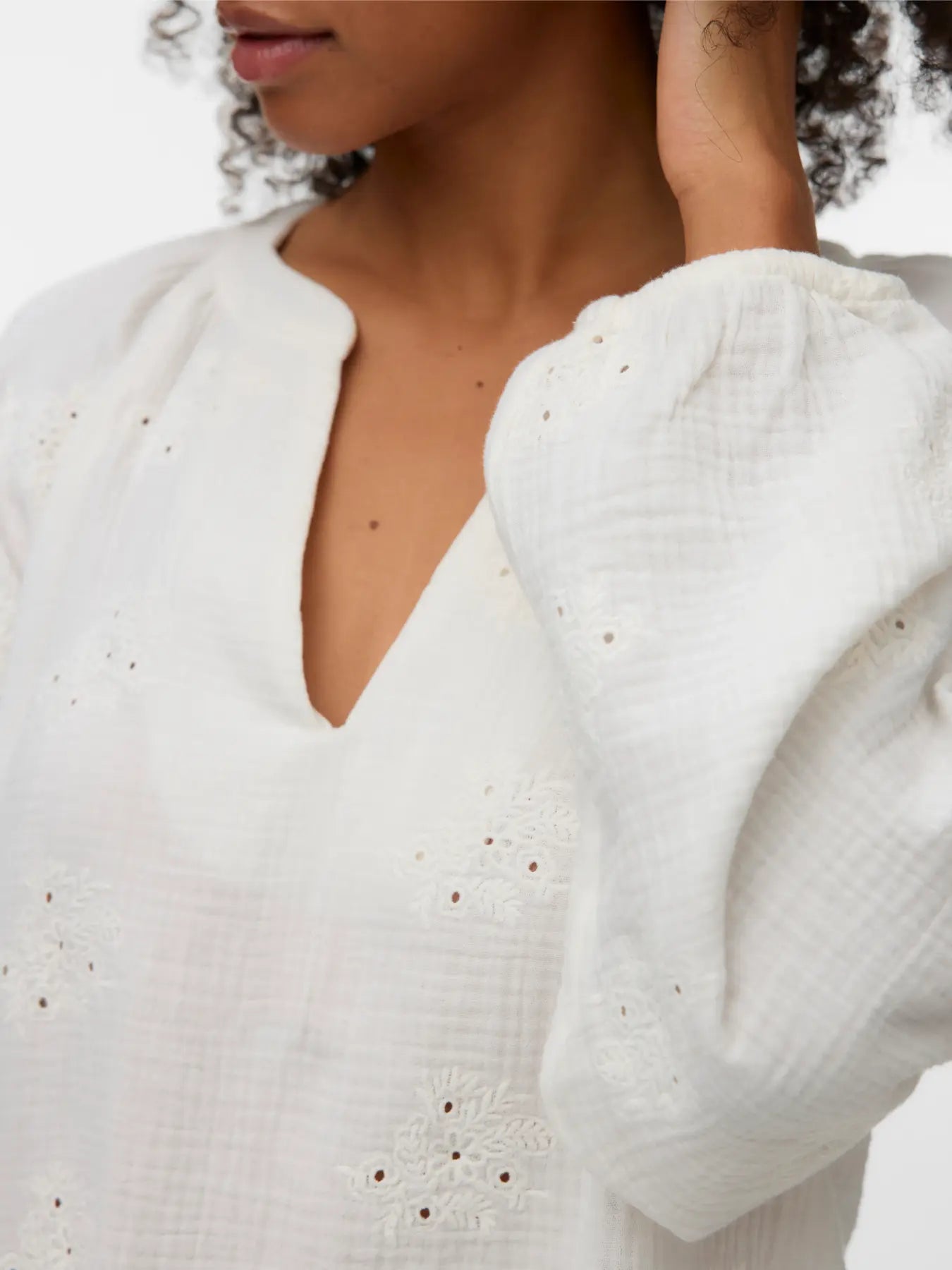 Vero Moda - Natali Embroidered Blouse